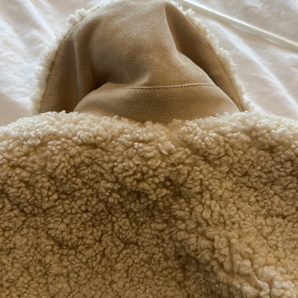 Shearling Collared Zip Jacket - Picture 6 of 7